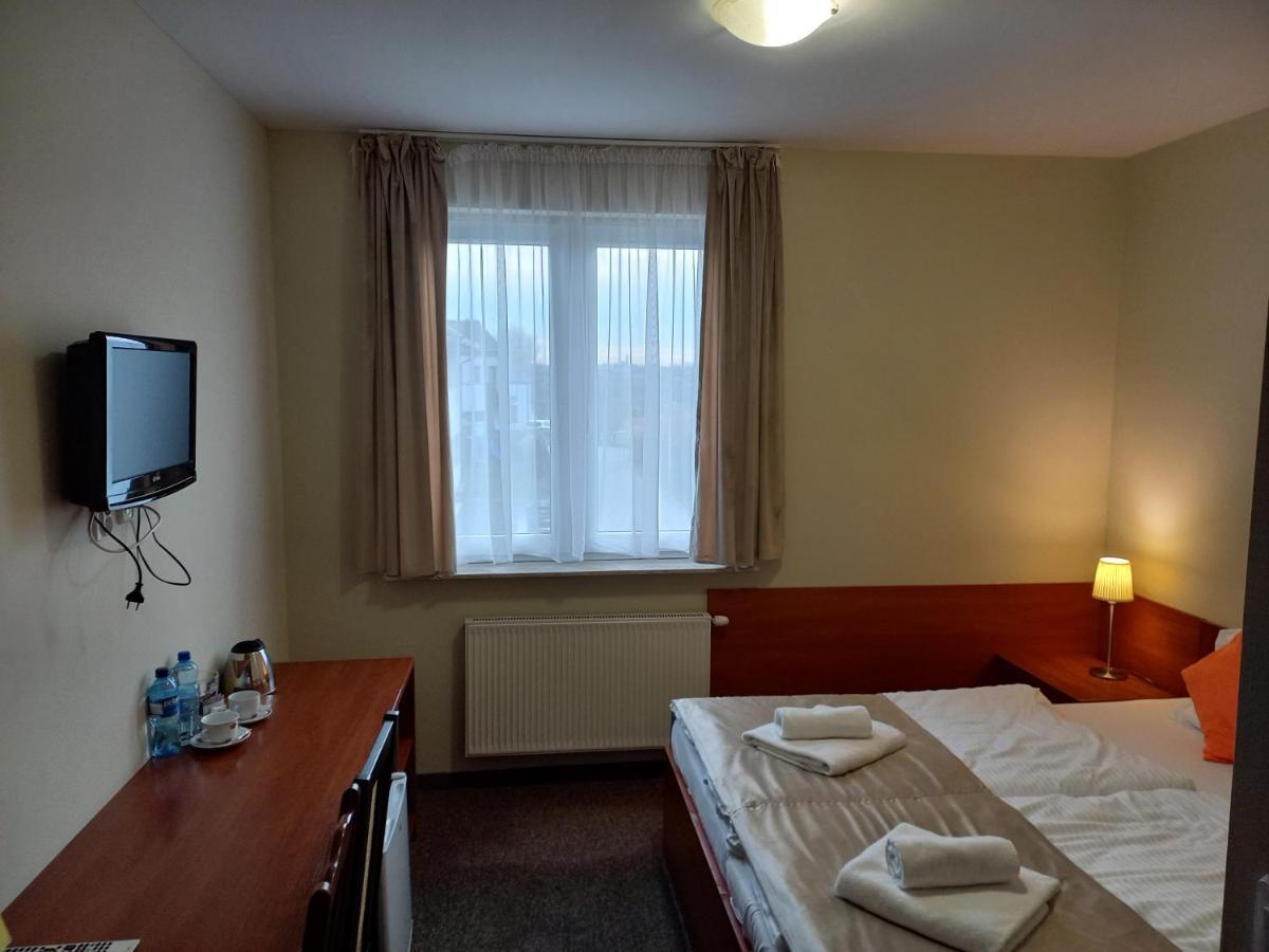 Endhotel Bielany Wroclawskie Exterior photo
